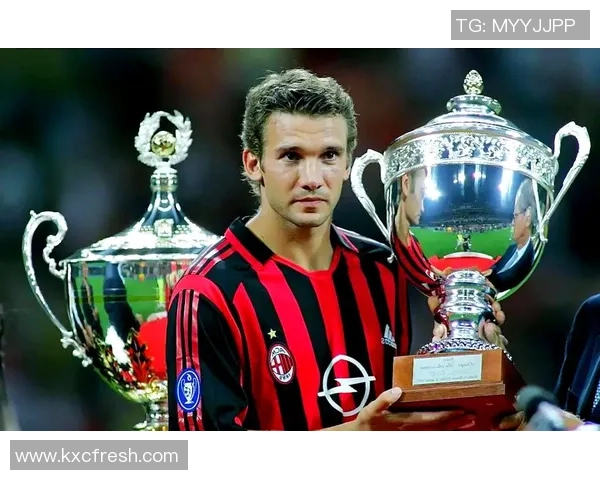 《全球足坛传奇球星全纪录：从经典瞬间到辉煌成就》